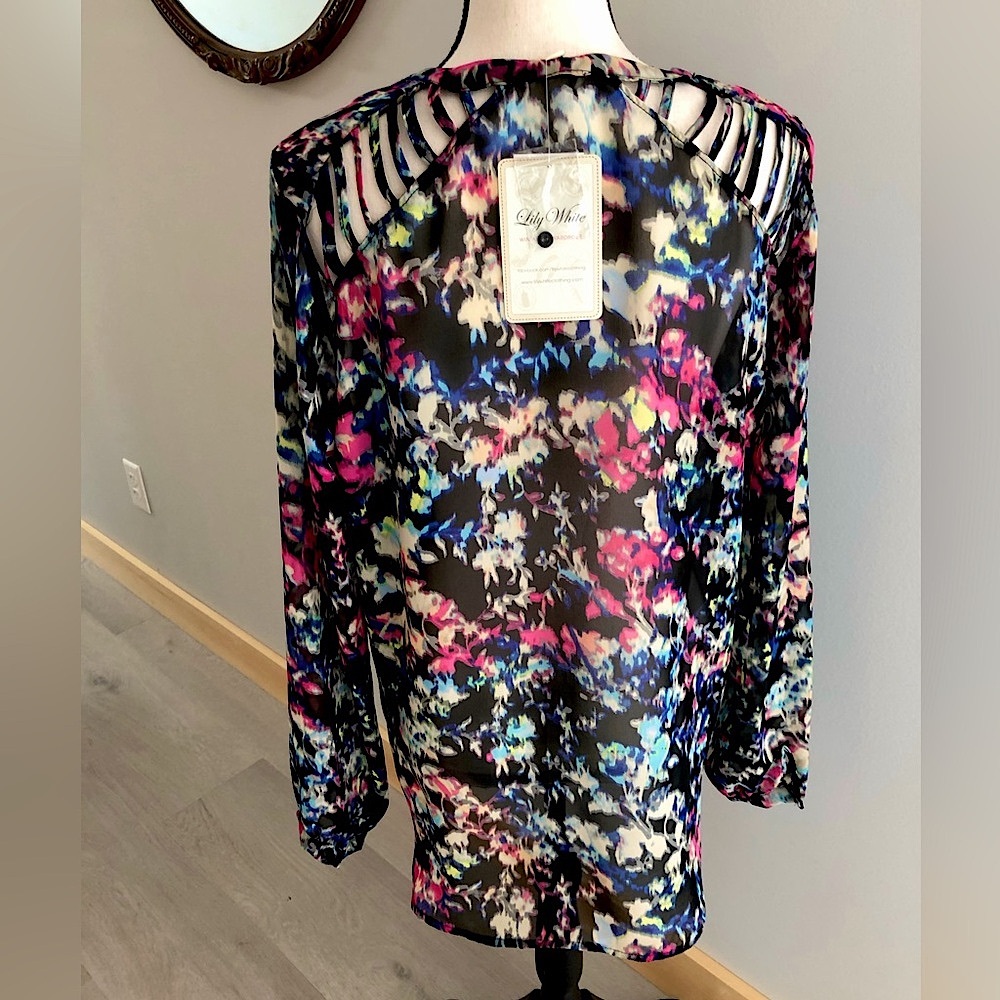 NEW! Black Edgy Caged Shoulder Whimseygoth Floral Top Size XL - Picture 7 of 12